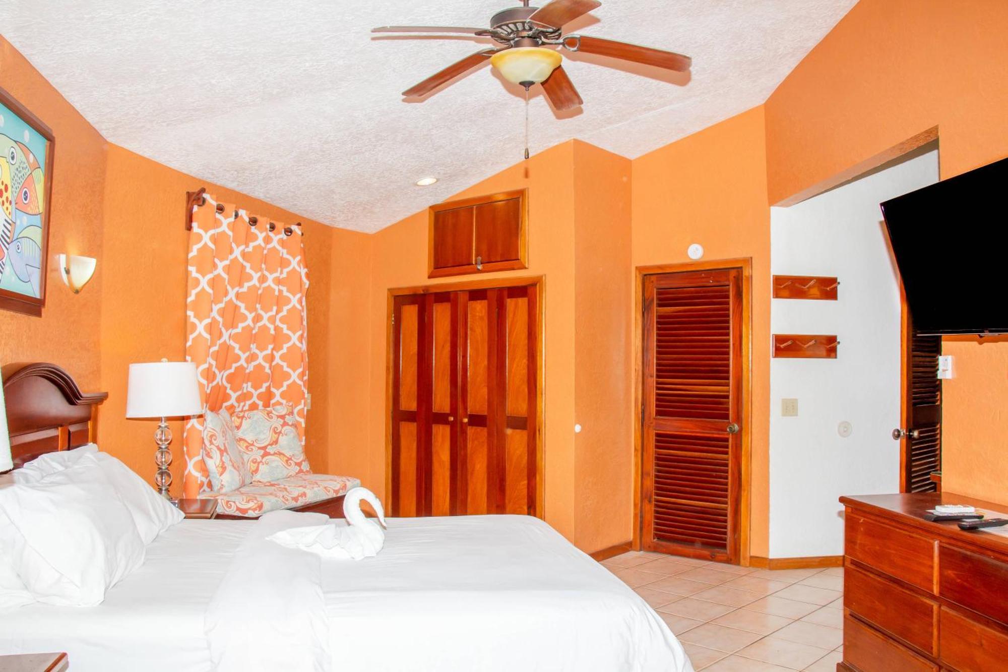 White Sands Cove San Pedro  Chambre photo